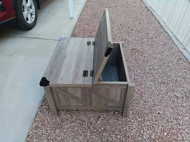 Coffee table W/ Storage - Photo 2