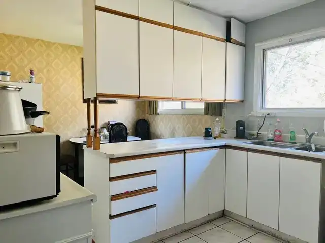 5min to Algonquin, 20min to DT. Large Private room, Female only - Photo 5