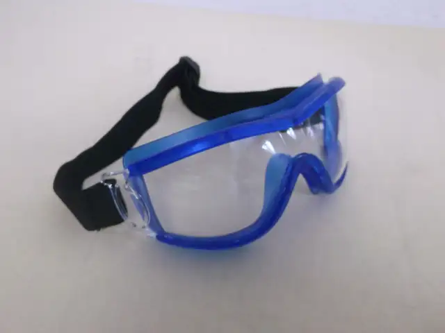 Safety Goggles padded wrap around Black or Blue Frame - Photo 2