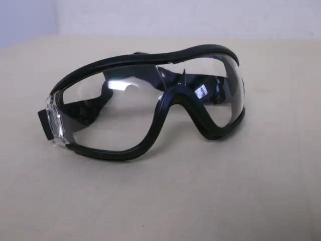 Safety Goggles padded wrap around Black or Blue Frame - Photo 5