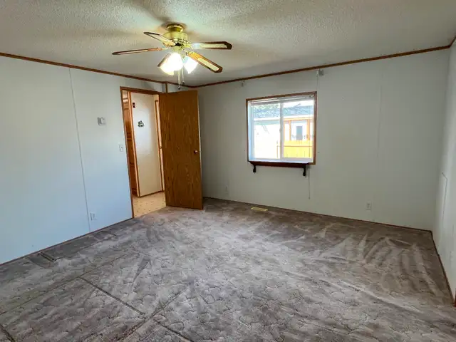 MLS#A2297860 - 230 4 Street Stirling, AB - Photo 5