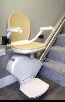 Stairlift Left or Right AVAILABLE Swivel Rotates Foldable