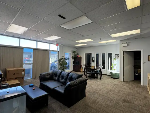 OKz.ca Post – Streets Alive Retail   Warehouse Space - For Sale - Photo 5