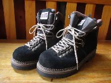 Hiking boots, suede, new, mint, black . size 9 - 10