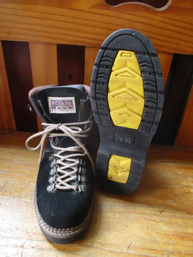 Hiking boots, suede, new, mint, black . size 9 - 10 - Photo 3