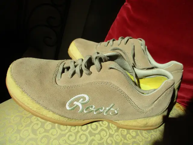 Great Roots suede shoes. Tan colorsize 10