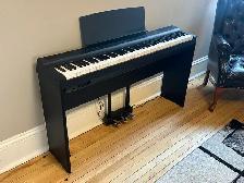 Yamaha P-125 Digital Piano