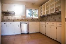 3-bedroom house in Downtown Brampton - Photo 2