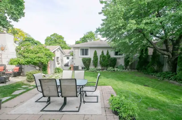 3-bedroom house in Downtown Brampton - Photo 9