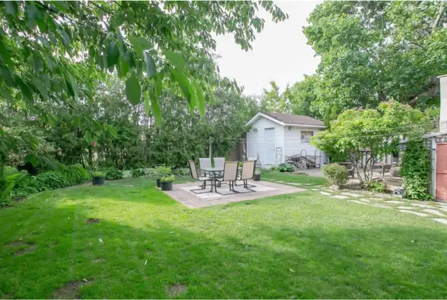 3-bedroom house in Downtown Brampton - Photo 10