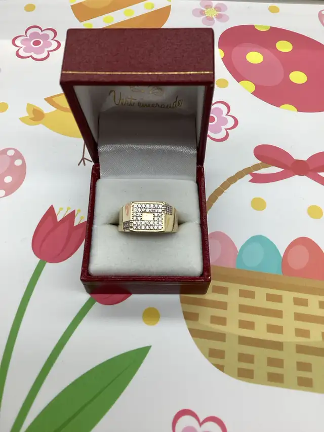 bague en or rectangulaire