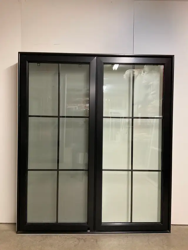 10744BH Fenêtre Battant HYBRIDE Noir Carrelage géorgien 61 x 71