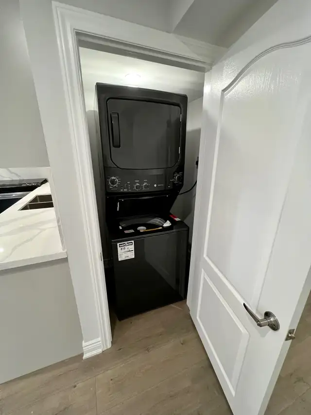 BEAUTIFUL 2 BEDS 1 BATH LEGAL BASEMENT FOR LEASE IN GEORGETOWN. - Photo 10