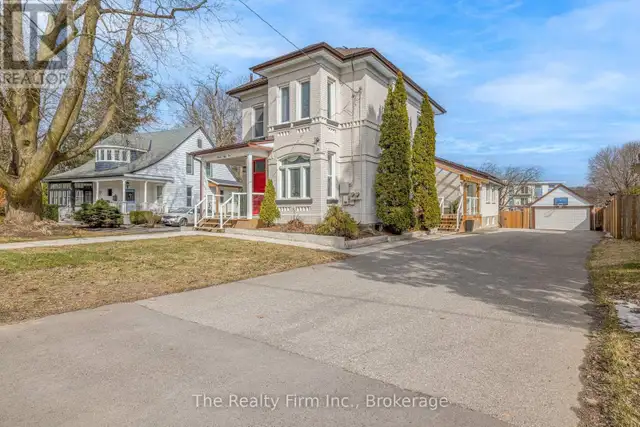 For Sale : 751 Rathbourne Avenue Woodstock Ontario