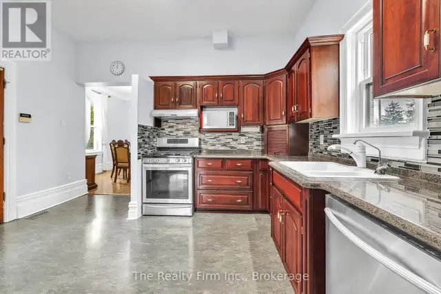 For Sale : 751 Rathbourne Avenue Woodstock Ontario - Photo 5