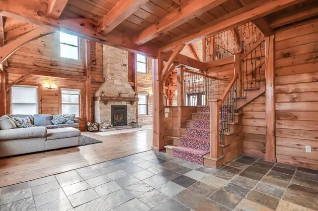 Beautiful Private Home on 7.8 Acres – Peaceful & Elegant Living - Photo 4