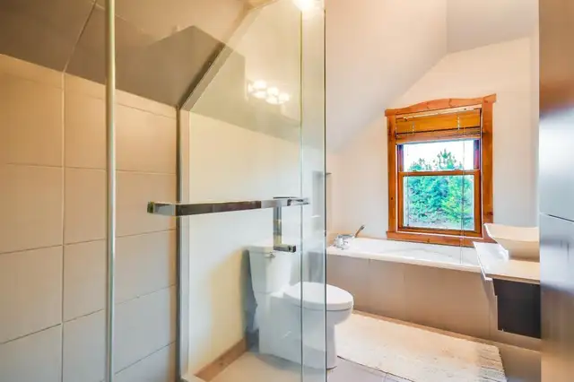 Beautiful Private Home on 7.8 Acres – Peaceful & Elegant Living - Photo 10