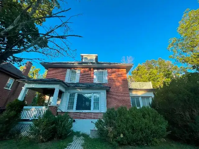 ATTN TRENT STUDENTSHurry Only 2 Bdrms Left! Close to It All! - Photo 9
