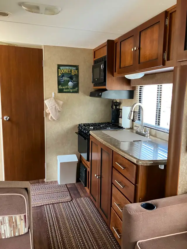 2011 Kodiak Travel Trailer for Sale - Photo 2