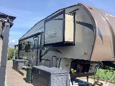 Flagstaff 8528RKWS 5th wheel