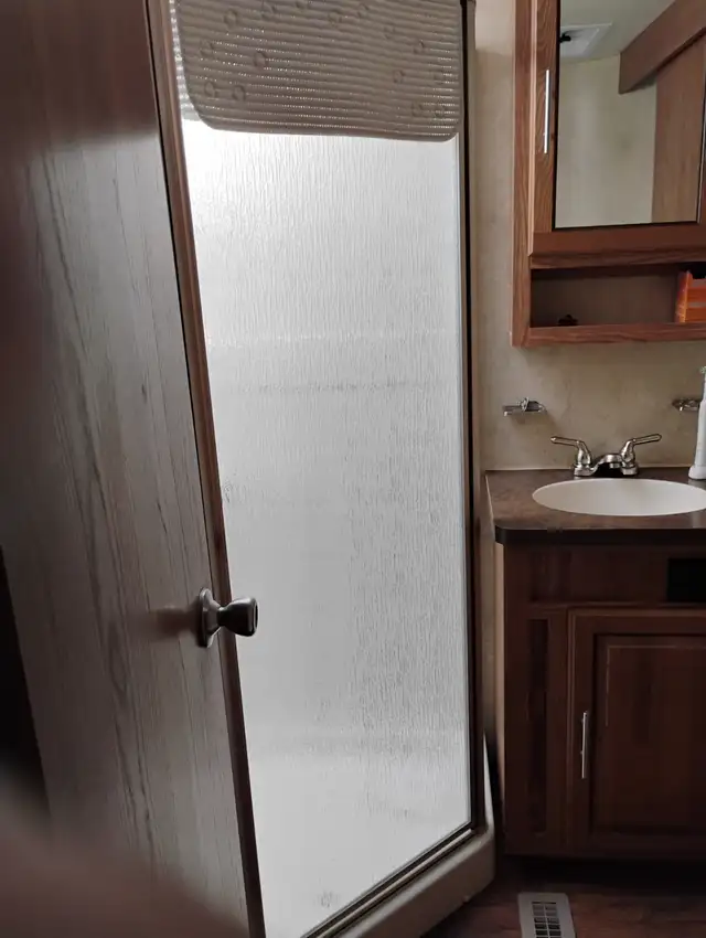 Flagstaff 8528RKWS 5th wheel - Photo 10