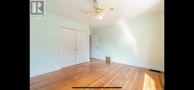 2 Bed 1 Bath upstairs House in Saxe Point-All Utilities Included - Photo 5
