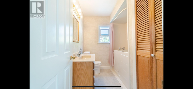 2 Bed 1 Bath upstairs House in Saxe Point-All Utilities Included - Photo 6