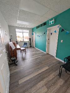 Exclusive Studio/Office for Rent - Yonge & Finch/Cummer