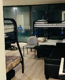 INTERNATIONAL STUDENTS WELCOME YONGE AND EGLINTON SHARED ROOM