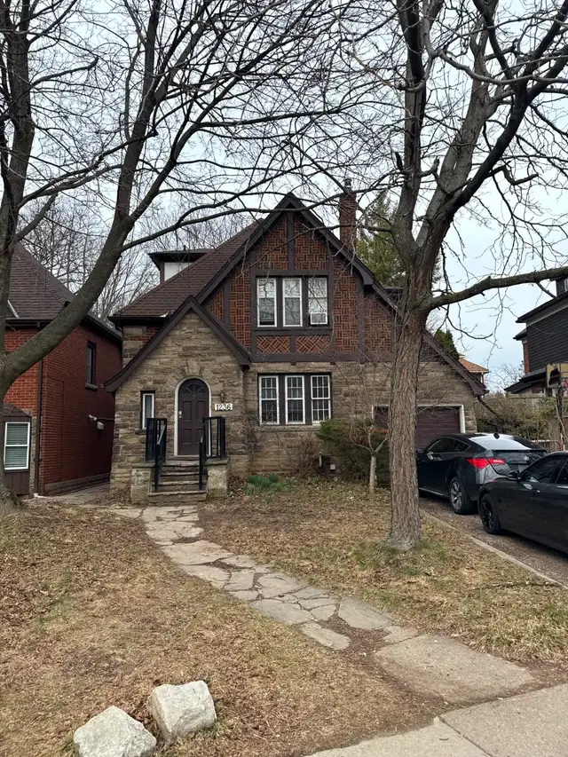 2 MIN WALK FROM Health Sciences Library: 2 rooms available!