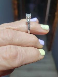 engagement ring - Photo 3