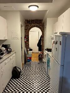 Very nice and unique 1-bedroom unit- Available June 1st! - Photo 4