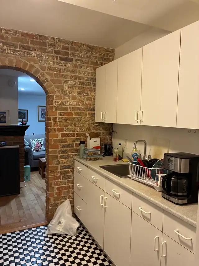 Very nice and unique 1-bedroom unit- Available June 1st! - Photo 5