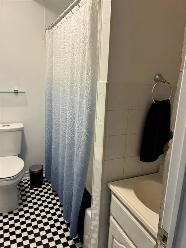 Very nice and unique 1-bedroom unit- Available June 1st! - Photo 7