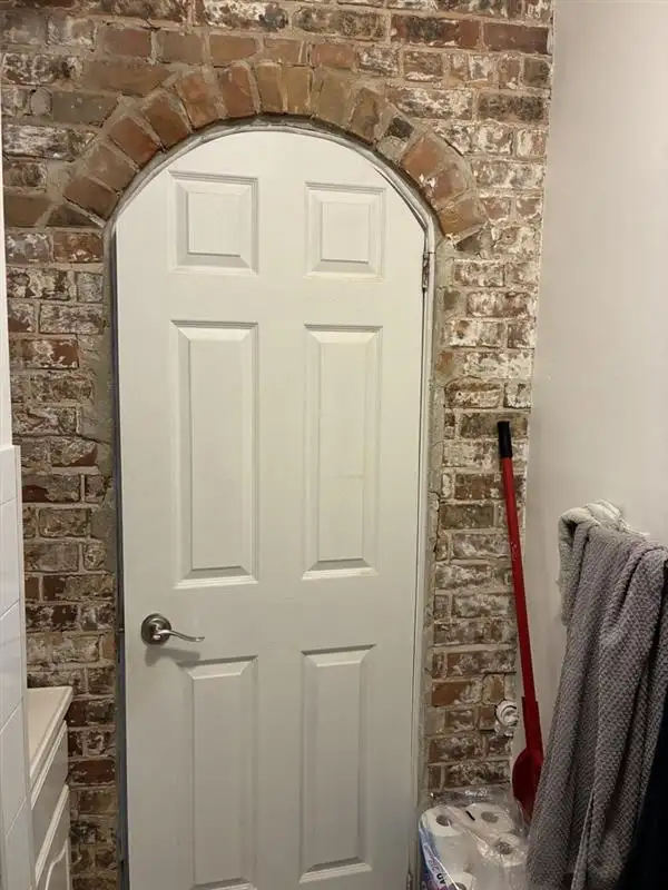 Very nice and unique 1-bedroom unit- Available June 1st! - Photo 9
