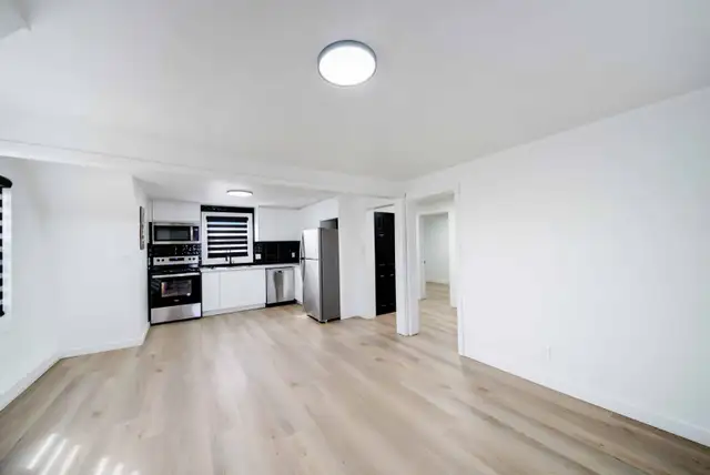Newly Renovated 2-Bedroom Apartment for Rent in St. Catharines - Photo 2