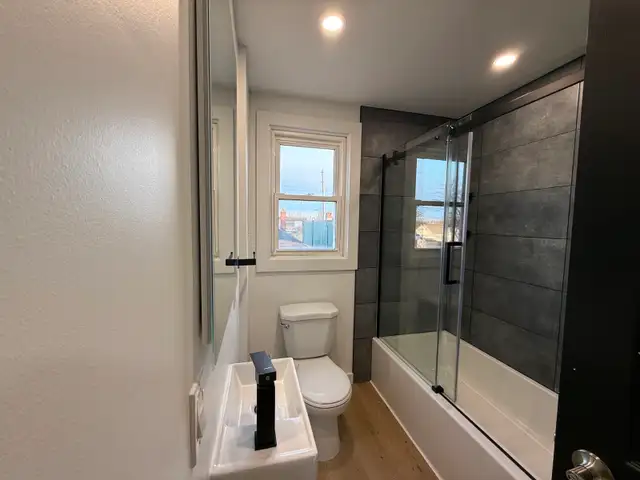 Newly Renovated 2-Bedroom Apartment for Rent in St. Catharines - Photo 13
