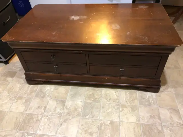 COFFEE TABLE - Photo 4