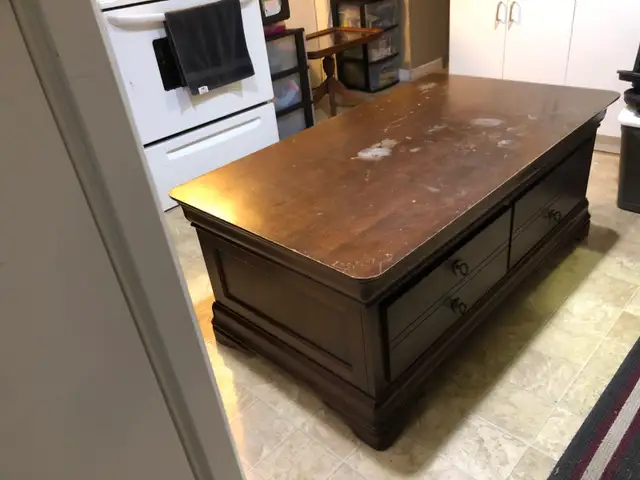 COFFEE TABLE - Photo 7