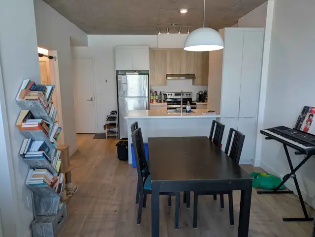 APPARTEMENT A LOUER - MOITIE PRIX AVRIL 825$ - CESSATION DE BAIL