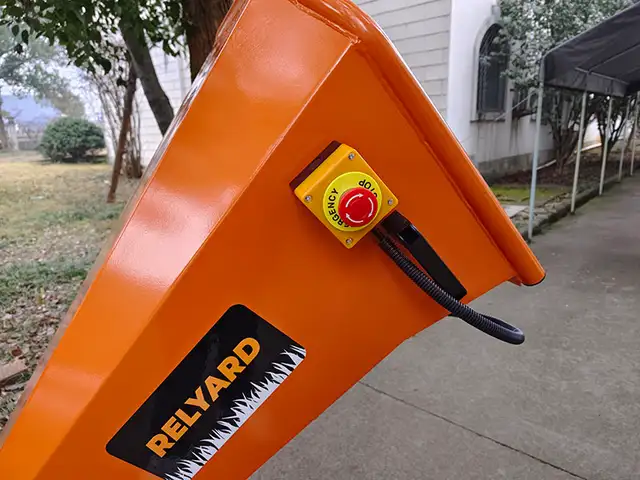 Relyard 5' 15hp E-Start Gasoline Wood Chipper - Photo 4