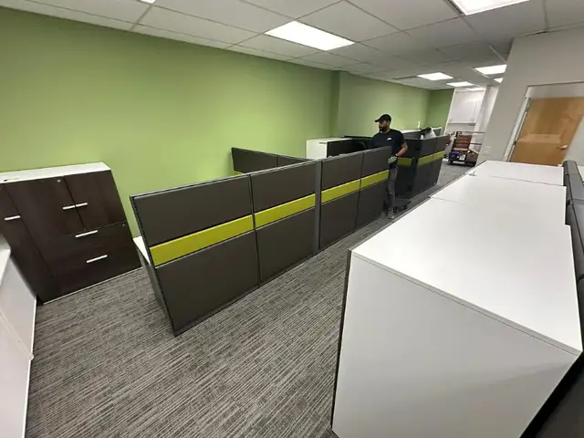 Boost Productivity with Ufficio Furniture Cubicles! - Photo 4