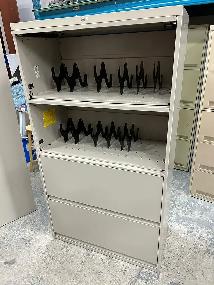 Steelcase 4 Drawer Filing Cabinet! - Photo 3