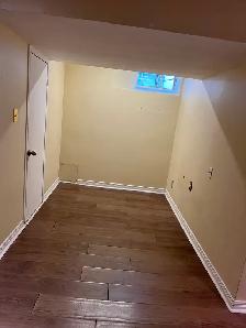 DON Mills &STEELS furnished basement private washroom - Photo 2