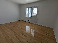 Beau très grand 3 ½  CDN, rue Kindersley, 1er juillet - Photo 5