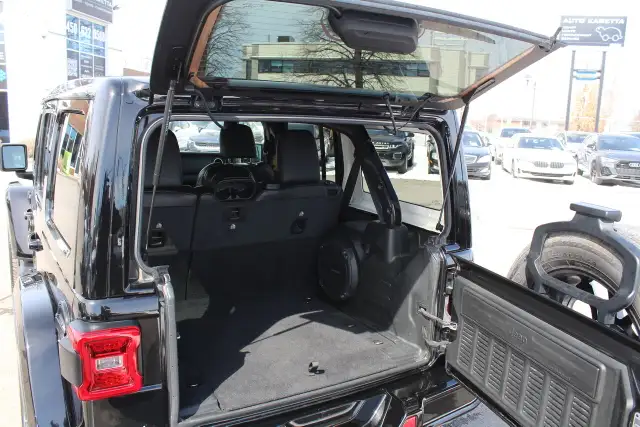 2021 Jeep Wrangler Unlimited High Altitude 4x4 sky one touch lea - Photo 7