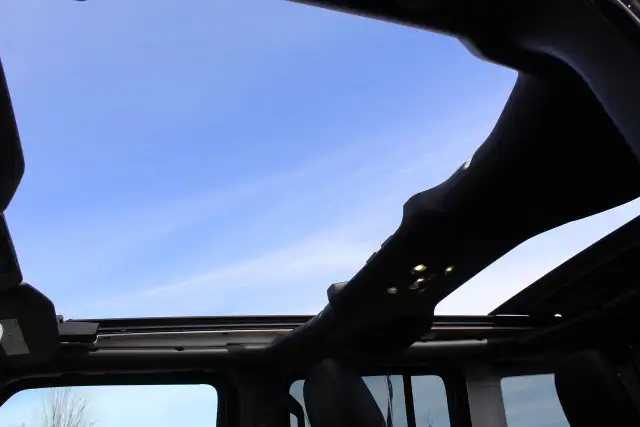 2021 Jeep Wrangler Unlimited High Altitude 4x4 sky one touch lea - Photo 9