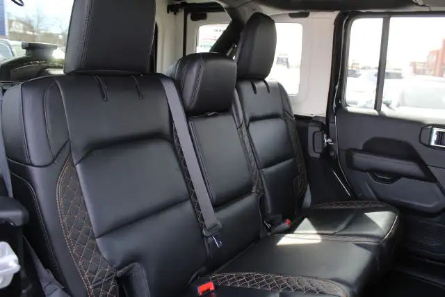 2021 Jeep Wrangler Unlimited High Altitude 4x4 sky one touch lea - Photo 12