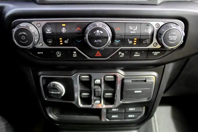2021 Jeep Wrangler Unlimited High Altitude 4x4 sky one touch lea - Photo 17