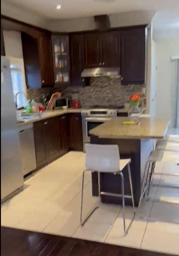 Fully furnishedroom with attached washroom in downtown Brampton